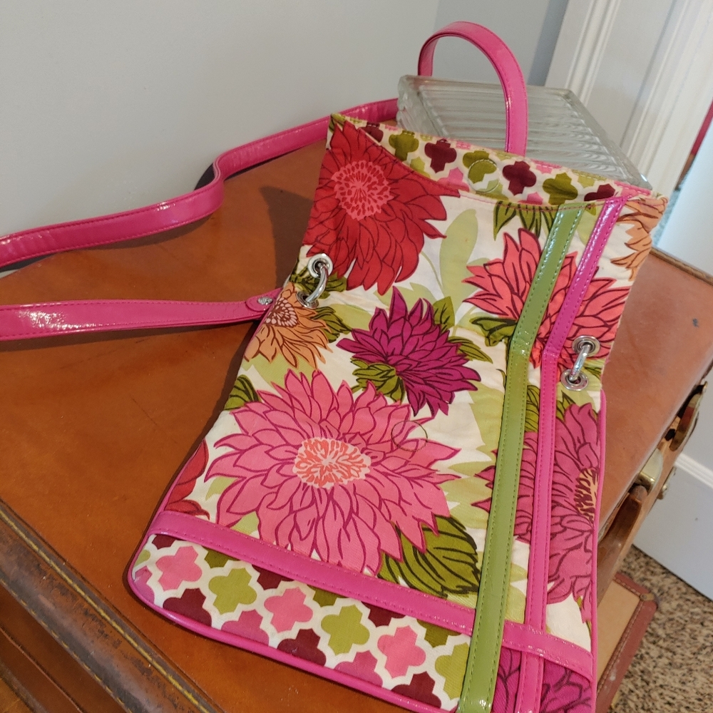 Vera Bradley Crossbody/Fold Pink Floral Flipster - Picture 2 of 8